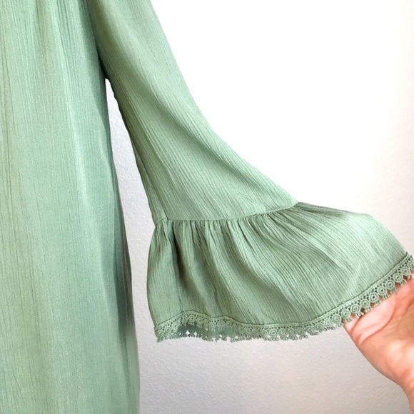 Socialite Off The Shoulder Bell Sleeve Boho Dress Size L - Picture 7 of 9